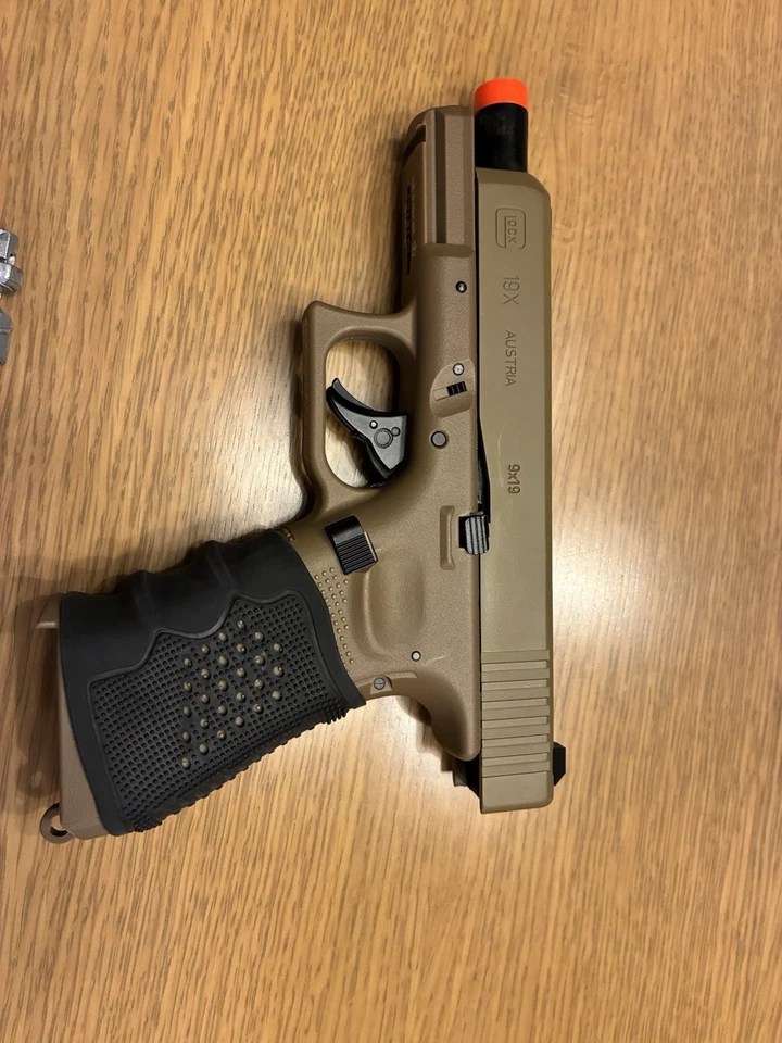 Brand New Umarex Glock 19x- 25+ CO2 cartridges - Image 4 of 4