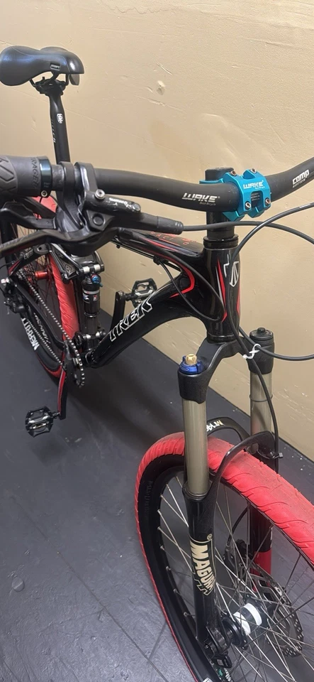 Trek Carbon Fiber Downhill Mountain Bike - Image 3 of 4