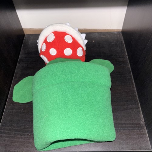 Super Mario Bros Piranha Plant Uncute Hand Puppet Plush Nintendo Clean - Picture 2 of 4