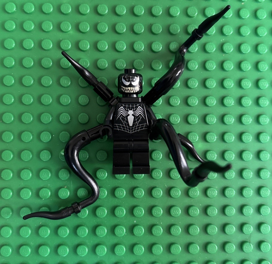 LEGO 76334 Marvel Super Heroes Epic Battle Spider-Man vs. Sandman