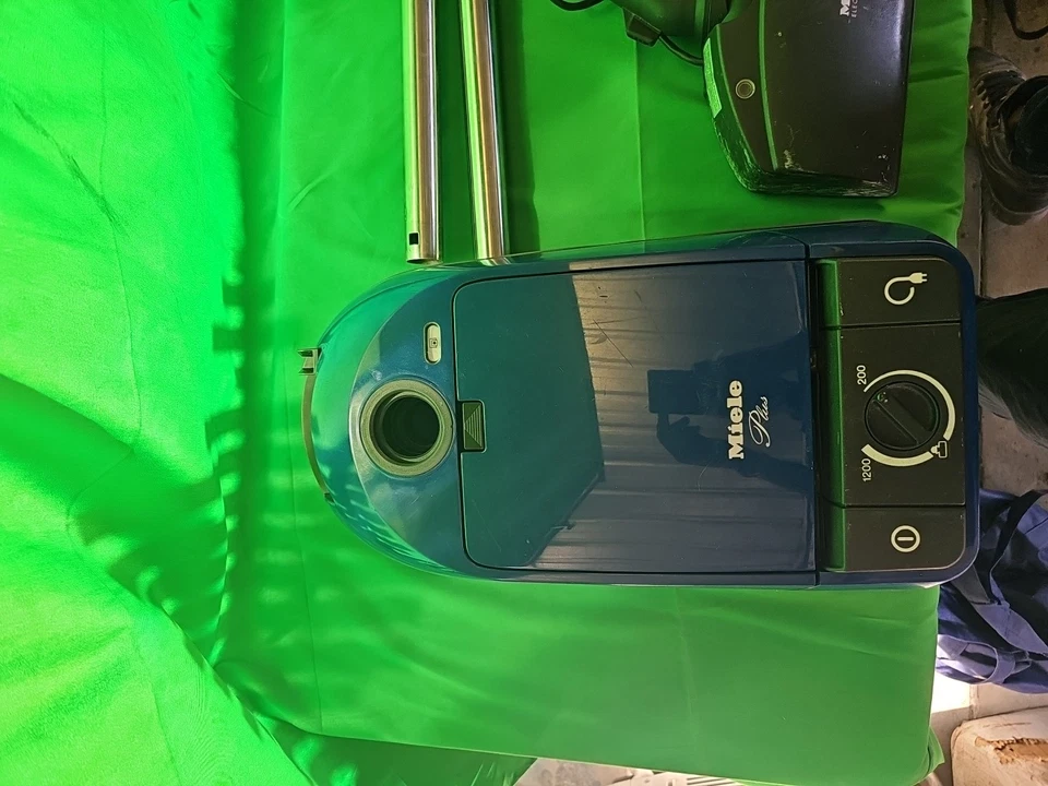 Miele Plus S251i Blue With Power Hose + Floor Power Head + Nozzles  - Image 2 of 4