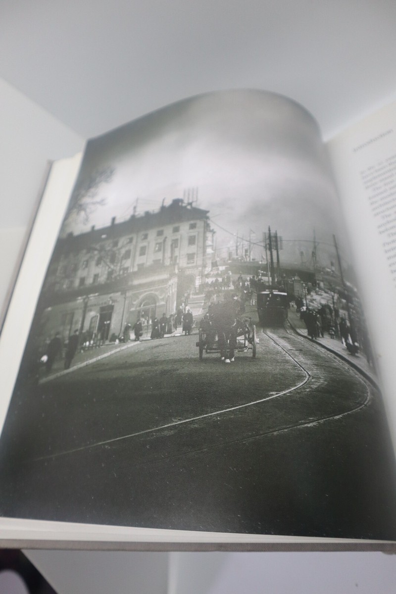 コンピュータ・IT Ericsson Chronicle 125 years in telecom The Ericsson Chronicle Book 125 Years in Telecommunications