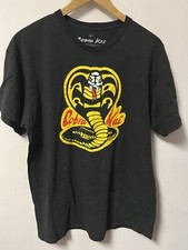 Ripple Junction Cobra Kai Men  s T-Shirt Netflix Karate Kid Size L Large Retro