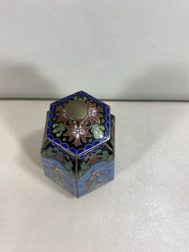 Vintage 4 3/4" h Cloisonne Jar with Young Asian Girls and Lid - Picture 4 of 6