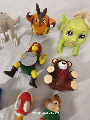 Vintage Plastic Toy Figures Dinosaur Bear Ogre Chipmunk Models Lot of 10 Toys