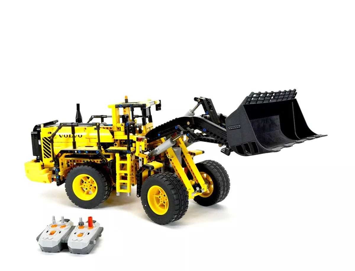 LEGO TECHNIC 42030 Volvo L350F Remote Controlled Wheel Loader Complete Set