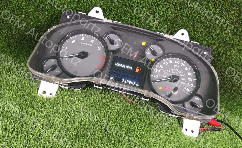 Cuadro de instrumentos medidores de velocidad Toyota Tundra 2016-2017 OEM usado Foto 2 de 4