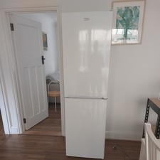 Beko CFG4582W 50/50 54cm 50/50 Free Standing 50/50 Fridge Freezer White E Rated