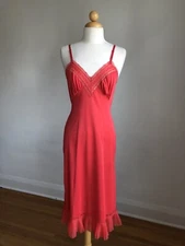 STUNNING VTG SEAMPRUFE Red Nylon & Lace Full-slip Dress Lingerie SZ 32 Average