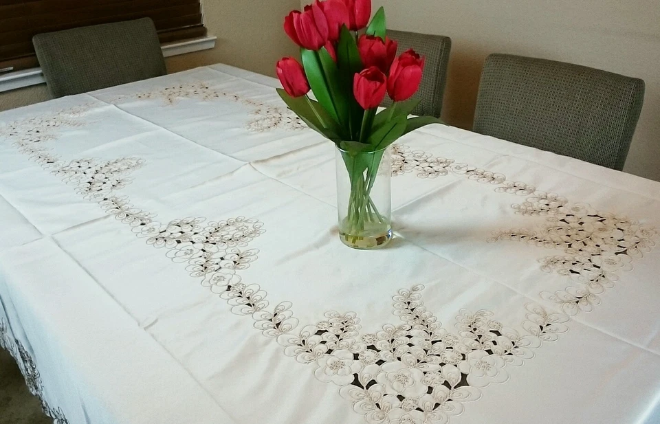 Servilletas Mantel Rectangular Poliéster 72x108" Bordado Pavo Real Corte Beige Foto 4 de 4