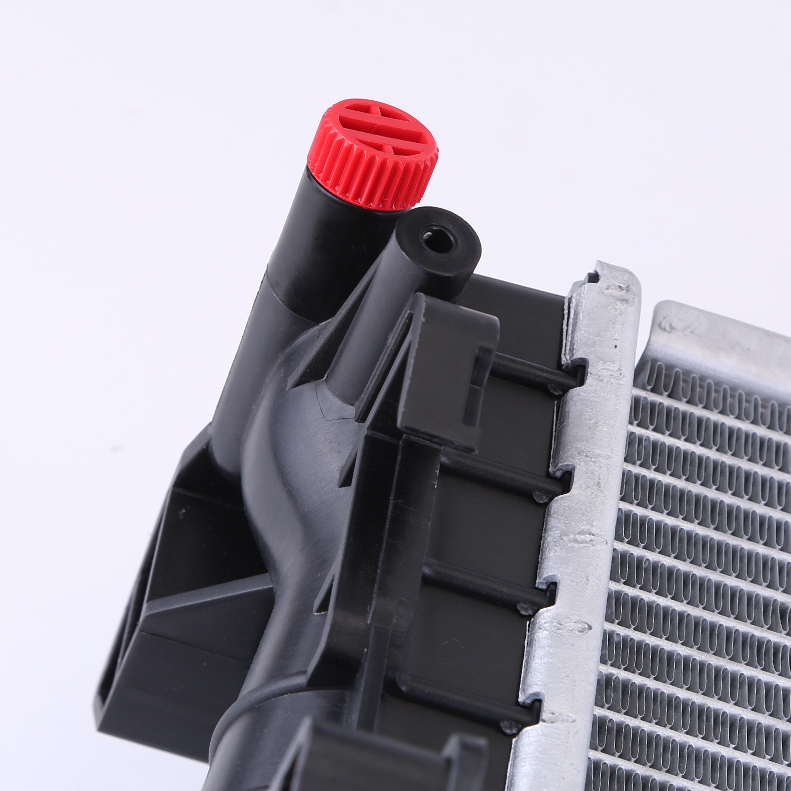 Maserati Ghibli 2015-2020 Radiator P/N 670109996