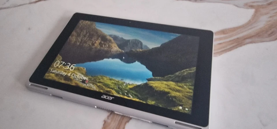 Acer Aspire Switch 10 SW5-012 10.1" Intel Atom 2 GB RAM 2 in 1 Laptop Tablet - Image 3 of 4