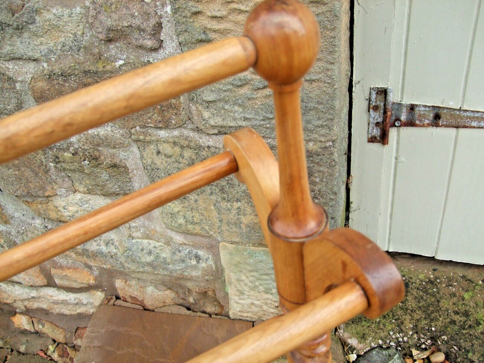 ANTIQUE/VINTAGE WOODEN FLOOR STANDING TOWEL/CLOTHES RAIL eBay