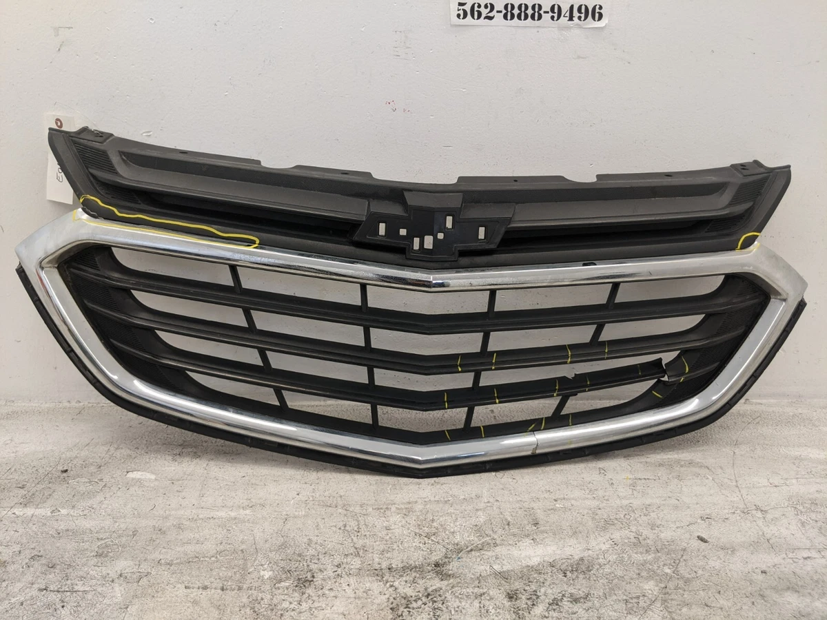 2018 - 2021 CHEVROLET EQUINOX FRONT GRILLE 84150738 OEM USED 
