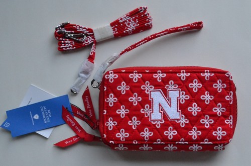 Nuevo con etiquetas Vera Bradley Bandolera Todo en Uno Pulsera Portateléfono Universitario RFID $80 - Imagen 15 de 17