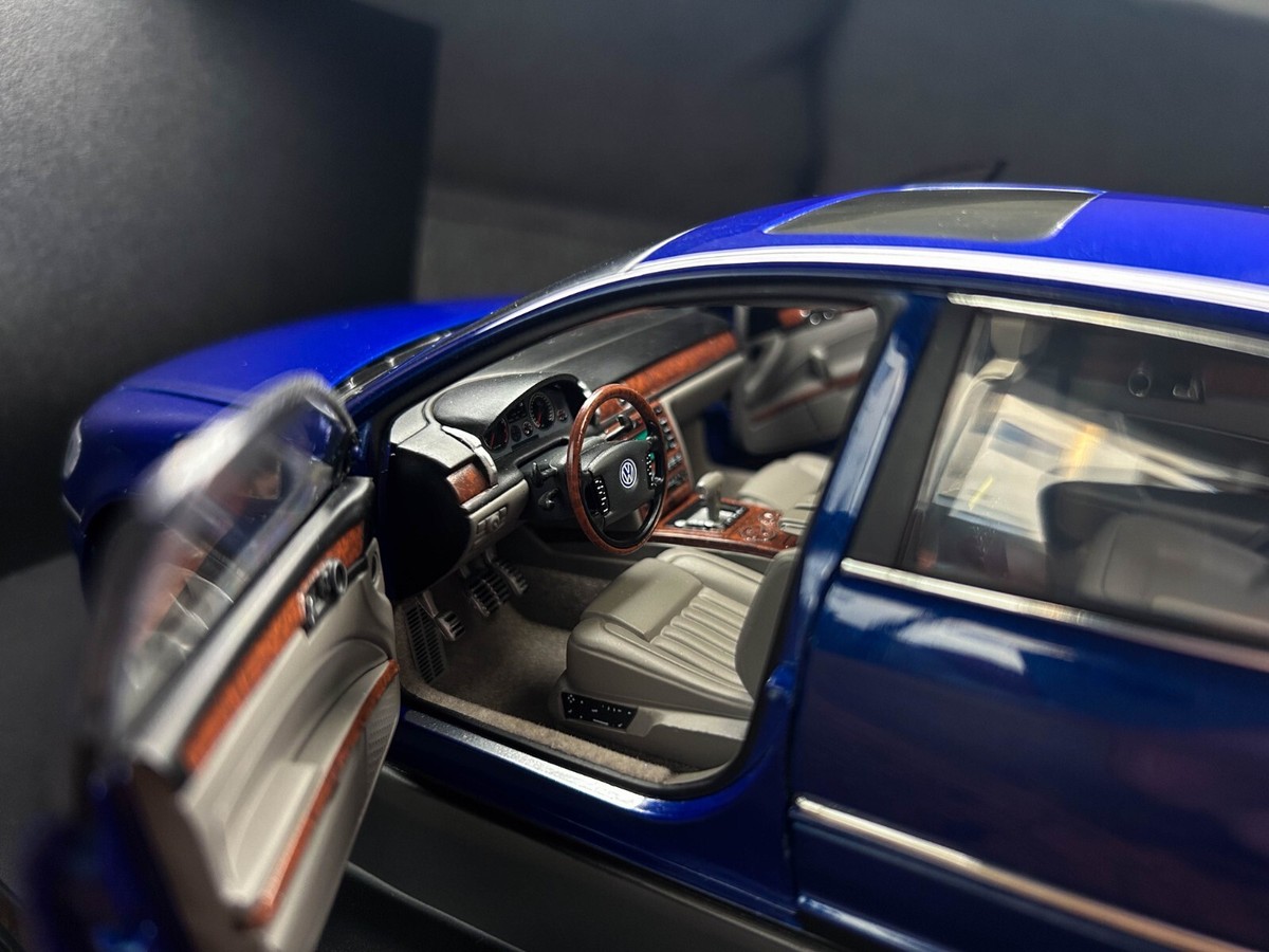 RARE 1:18 Autoart Volkswagen Phaeton Blue Pearl | eBay RARE 1:18 Autoart Volkswagen Phaeton Blue Pearl | eBay