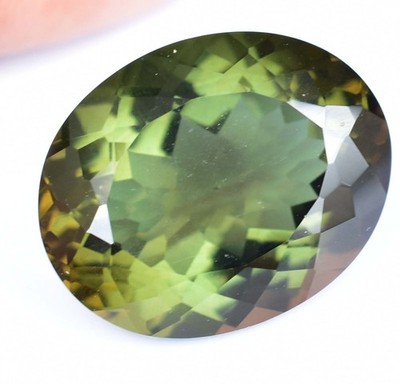 23.65 CT Natürlich Grünlich Moldavit Oval Schliff Zertifiziert Makellos Lose