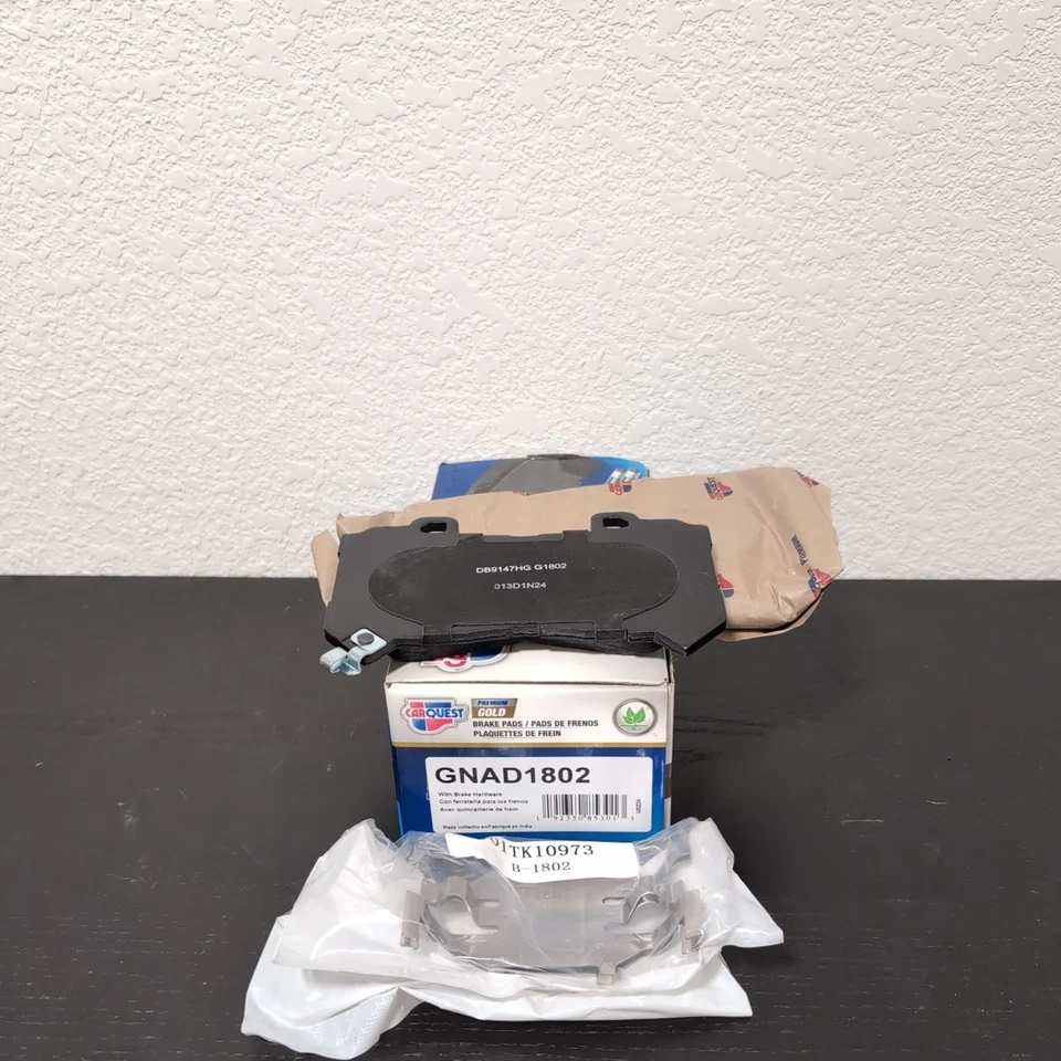 Juego de pastillas de freno delanteras de cerámica dorada premium Chevy/GMC CARQUEST GNAD1802 Foto 3 de 3