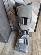 AIRCAST Walking Boot Size Small - Used Mid Ca...