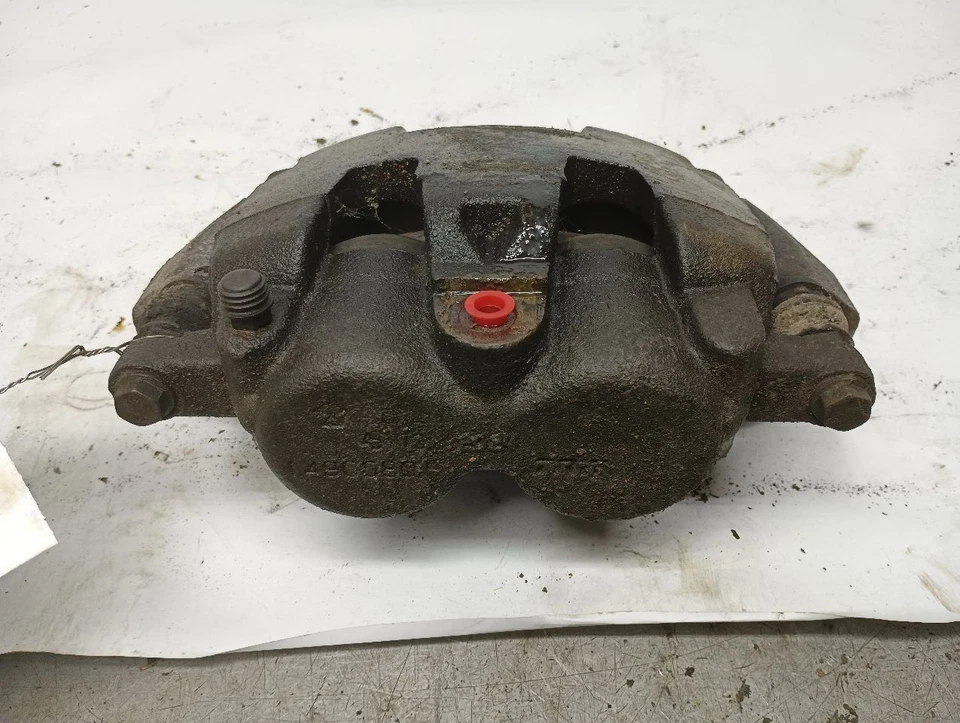 Pinça de freio dianteira direita 68037147AA 2009-2012 Dodge Ram 1500 passageiro 10939469 - Imagem 2 de 4