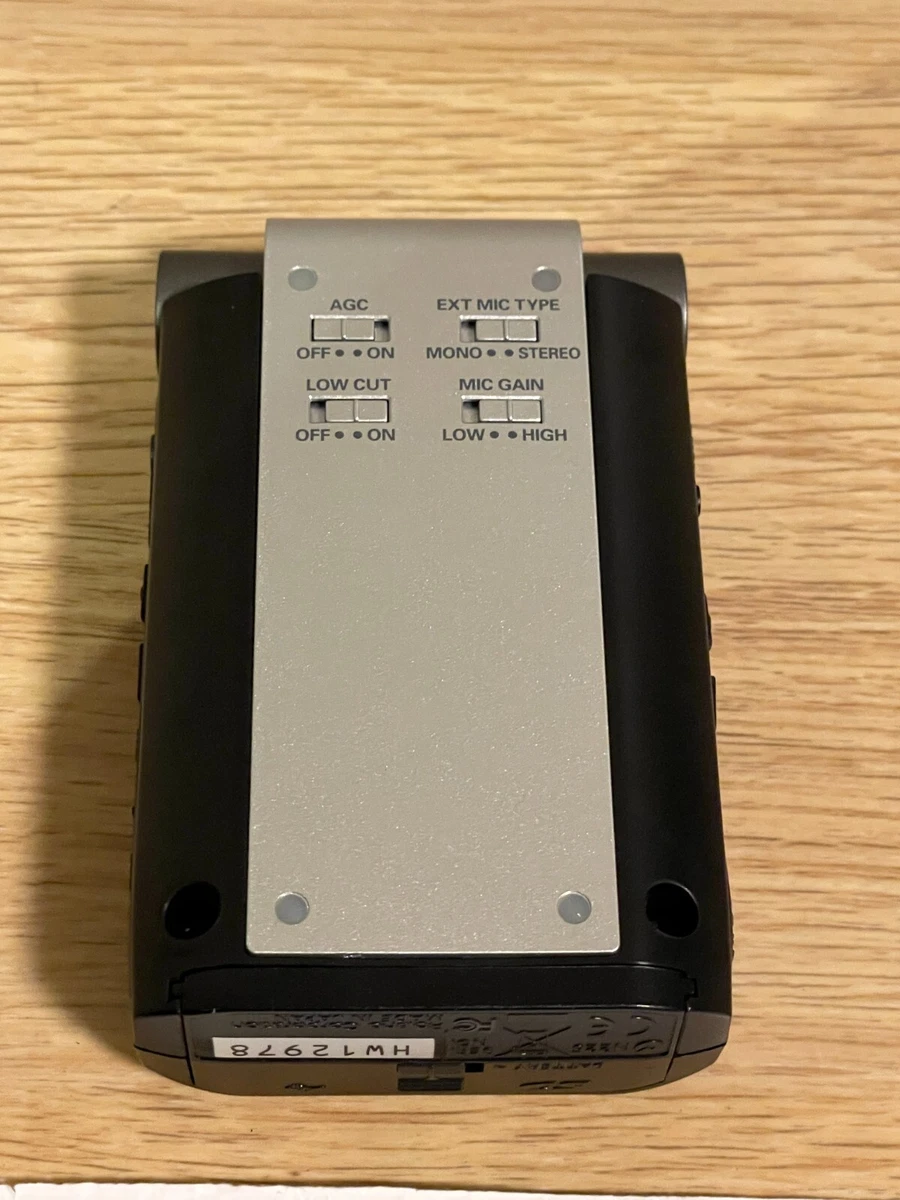 Roland Edirol R 09 Roland 24 bit Wave MP3 Recorder Digital Audio USB SDHC 48kHz