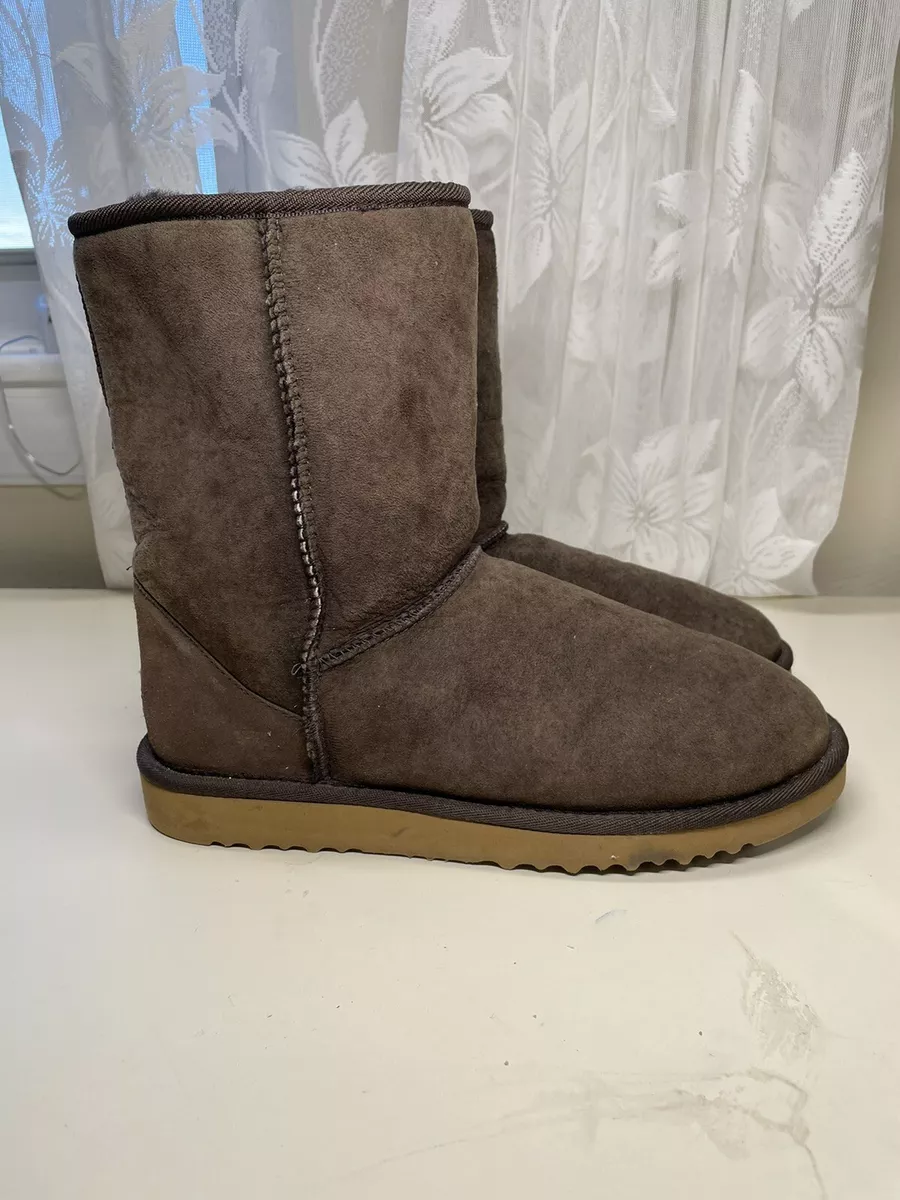 Womens UGG Classic Short Brown Genuine Leather Boots Style 5825 Fur Lined Sz W9 Womens UGG Classic Short Brown Genuine Leather Boots Style 5825 Fur Lined Sz W9