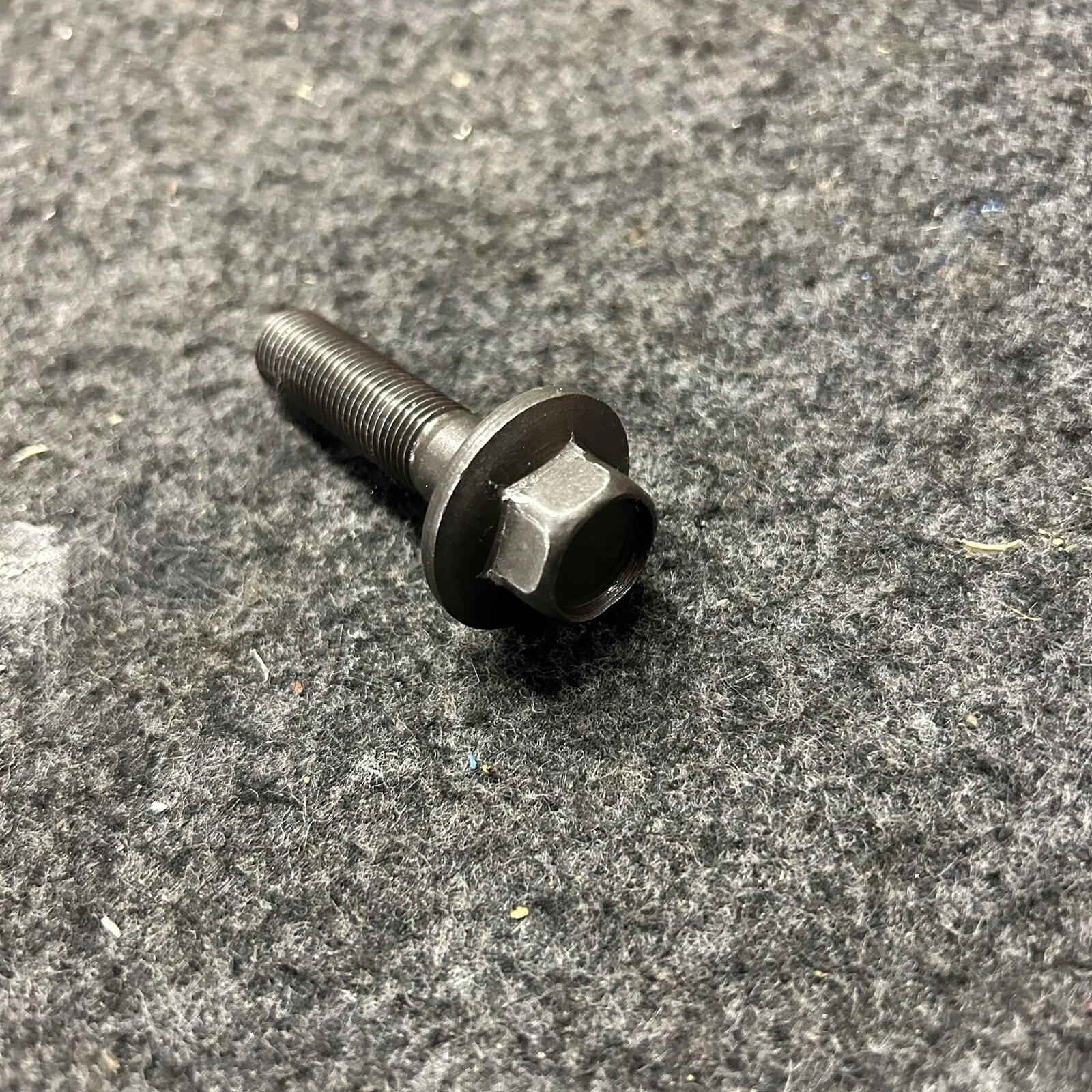 91 - 96 HONDA XR250R XR 250 R FLYWHEEL FLY WHEEL BOLT OEM