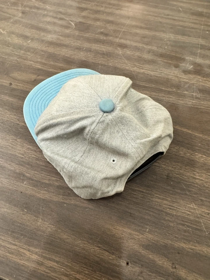 Gorra de béisbol ajustable gris/azul claro Vans juvenil Foto 2 de 3