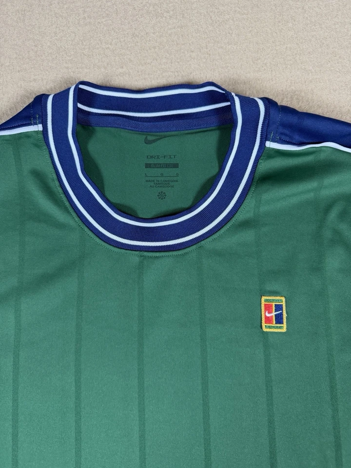 Camisa Tenis Nike Dri-FIT Court Slam NY Verde Azul Marino Dorado RARA Talla L Foto 2 de 4