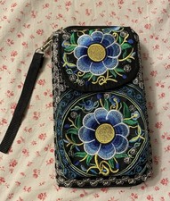 Cartera Embroidered Black Floral Wallet Clutch Zip Around Phone Holder wristlet