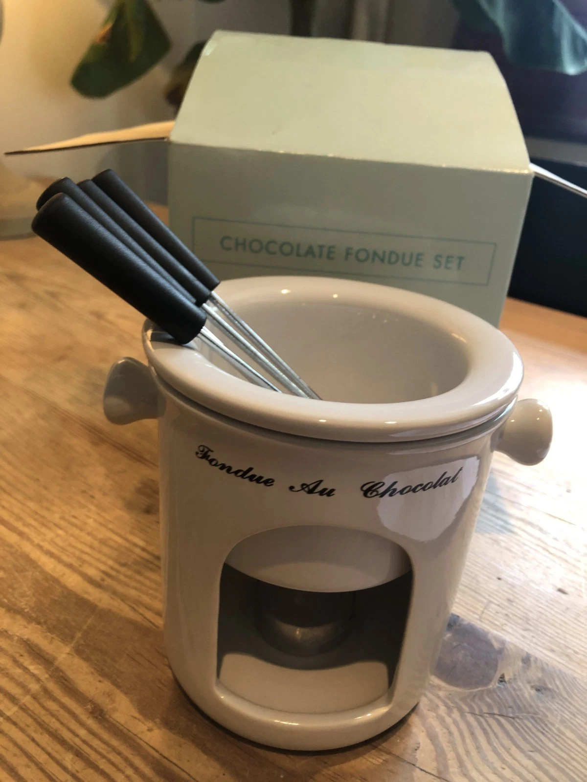 Avon White Ceramic Fondue Au Chocolate Set + 4 Forks - New in Box