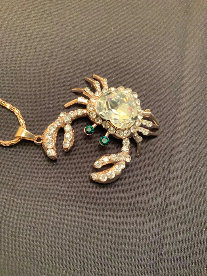 Enorme colgante de cangrejo blanco Betsey Johnson Foto 4 de 4