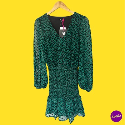 V BY VERY Damen Minikleid mit geraffter Taille, Flockmuster, grün & schwarz, UK 8