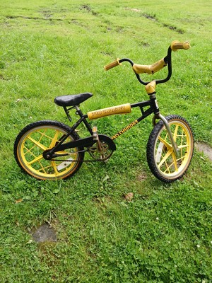 Vintage 1980 Pro Thunder Huffy Bike With MONGOOSE MOTOMAG II