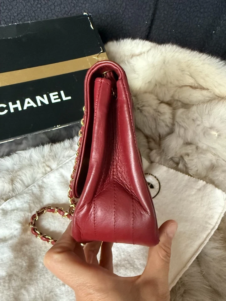 Bolso Chanel Auténtico Rojo Solapa Única Foto 4 de 4