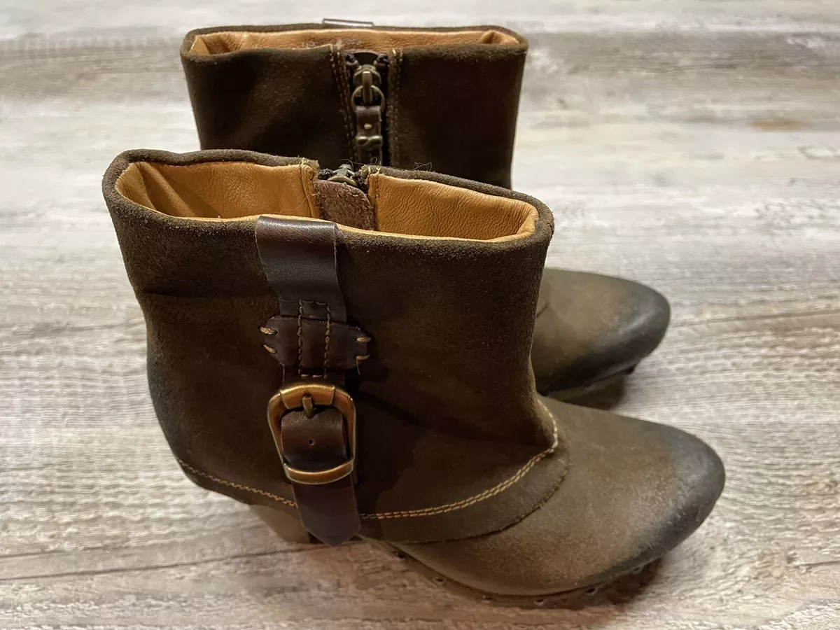 Earthies booties deals