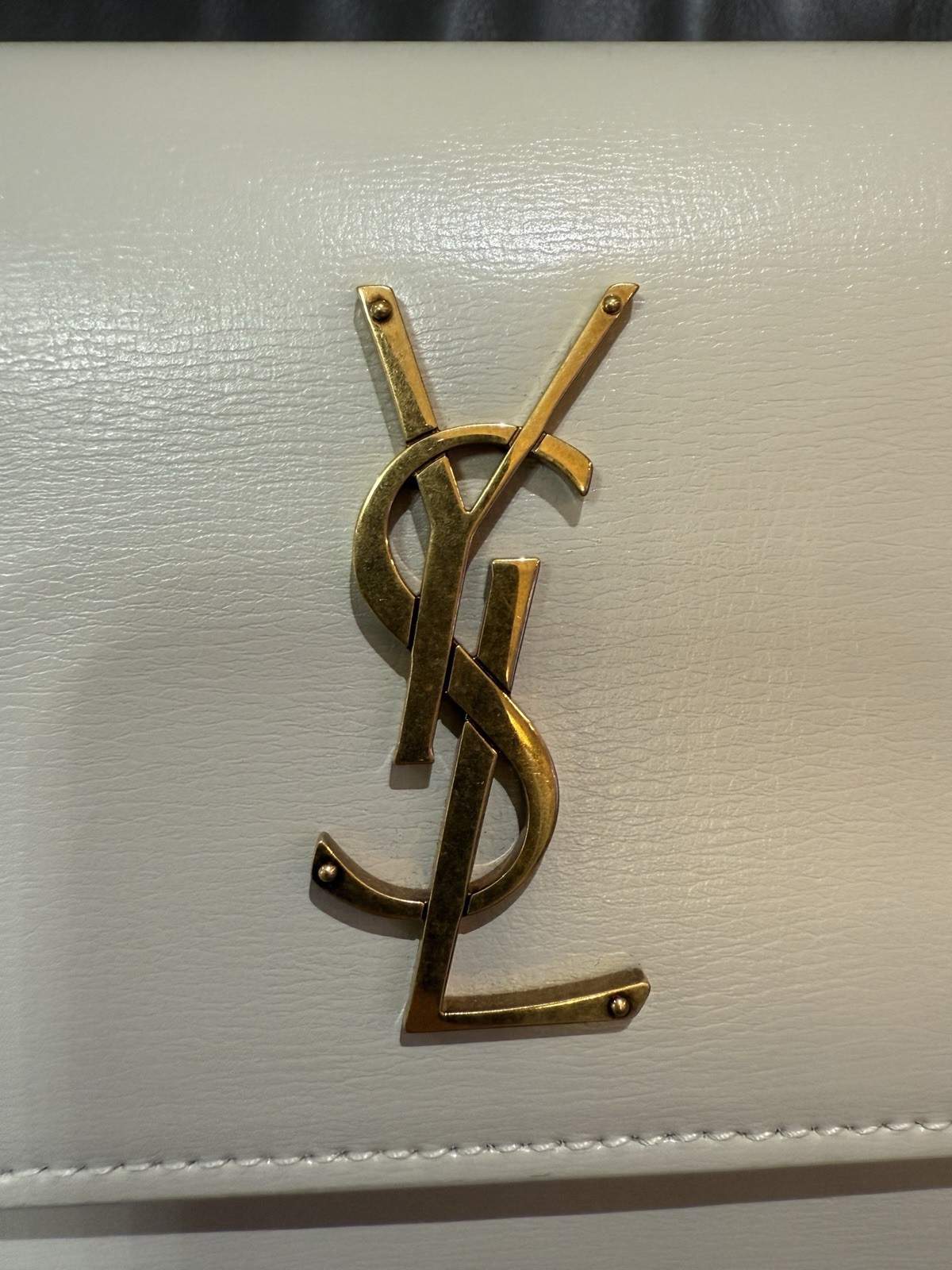 SAINT LAURENT SUNSET MEDIUM IN PELLE LISCIA CREMA MORBIDA