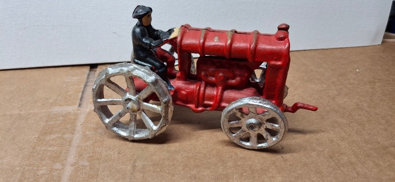 VINTAGE CAST IRON 6" TRACTOR WITH DRIVER