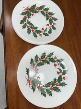 RARE 10 Corelle traditional Christmas Winter Dinner 10 Inch Plates Holly Wreath
