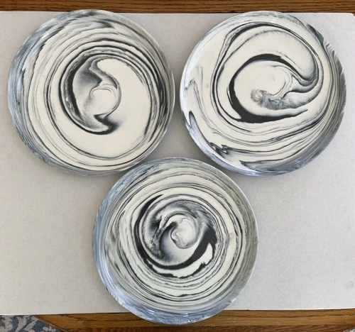 NEW 3 Artisanal Kitchen Supply Coupe Grey White Marble Swirl Dinner Plates 10.75