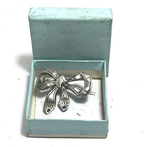 Broche Art Nouveau Argentée En Forme De Ruban Noué - Circa 1900, Vintage