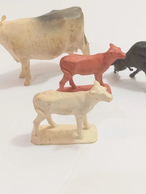 Lote De Colección De Plástico Colorido Mini Animales De Granja Vacas Foto 4 de 4