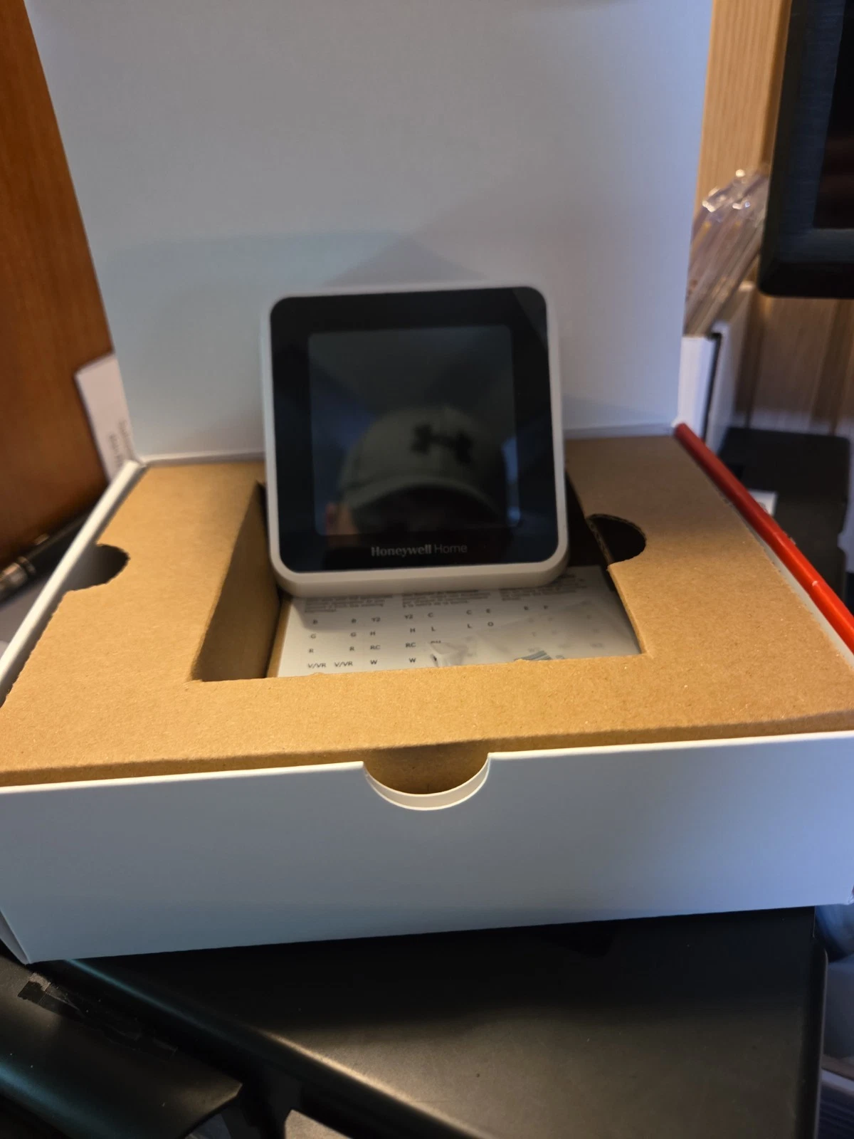 New Open Box Honeywell Home T5 Wi-Fi Smart Thermostat RTH8800WF