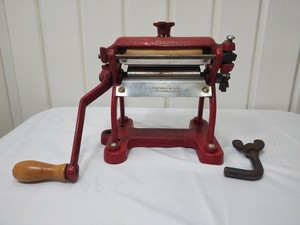 Antique Vitantonio Mfg. Co. Style A Two Roll Noodle Cutter Cast Iron Early 1900s