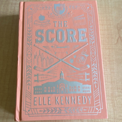 The Score (Off-Campus) by Elle Kennedy, Bloom Books, YA Romance Novel, HC