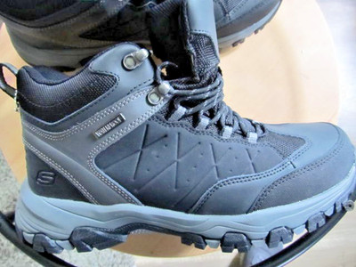 Skechers Hike Shuhe  Gr. 42 Relx Fit Waterproof  Grau und Schwarz