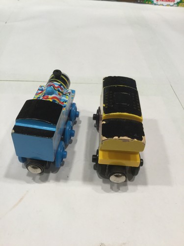 HAPPY BIRTHDAY THOMAS (2003) Thomas the train wooden And BITHRDAY CABOOSE CAR - Picture 10 of 10