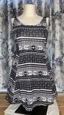 Black & White A-Line Dress Juniors Sz 8 H&M Divided Abstract