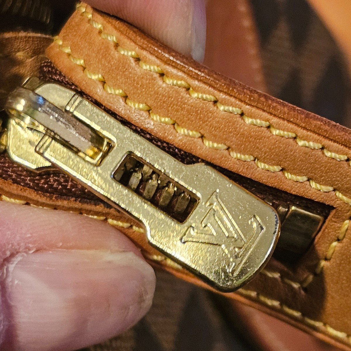 LOUIS VUITTON「REBONDS 」洋書 1999 LOUIS VUITTON QA076 Tambour Chronograph Damier Cobalt V