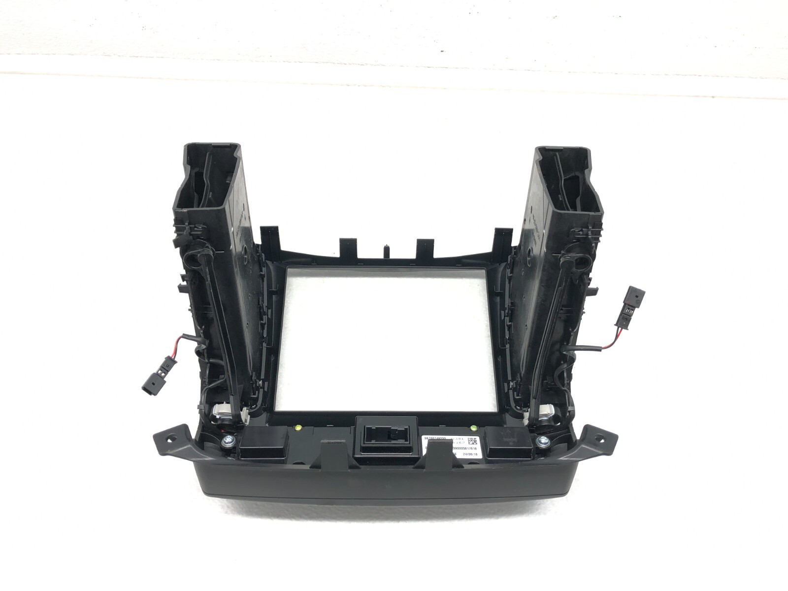 2017-2020 MASERATI LEVANTE CENTER DASH AC HEATER CLIMATE CONTROL AIR VENT GRILLE